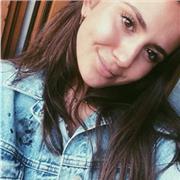 Chica italiana da cursos de italiano para niños/chicos/adultos